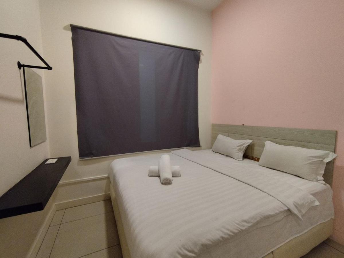 Restary Black Pink Loft: Imago Mall KK City 3BR Apartment Kota Kinabalu Exterior photo